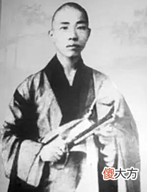 【爱历史】鲁迅说他是怪人，为了能吃到喜爱的糖果，狠到敲掉自己的金牙