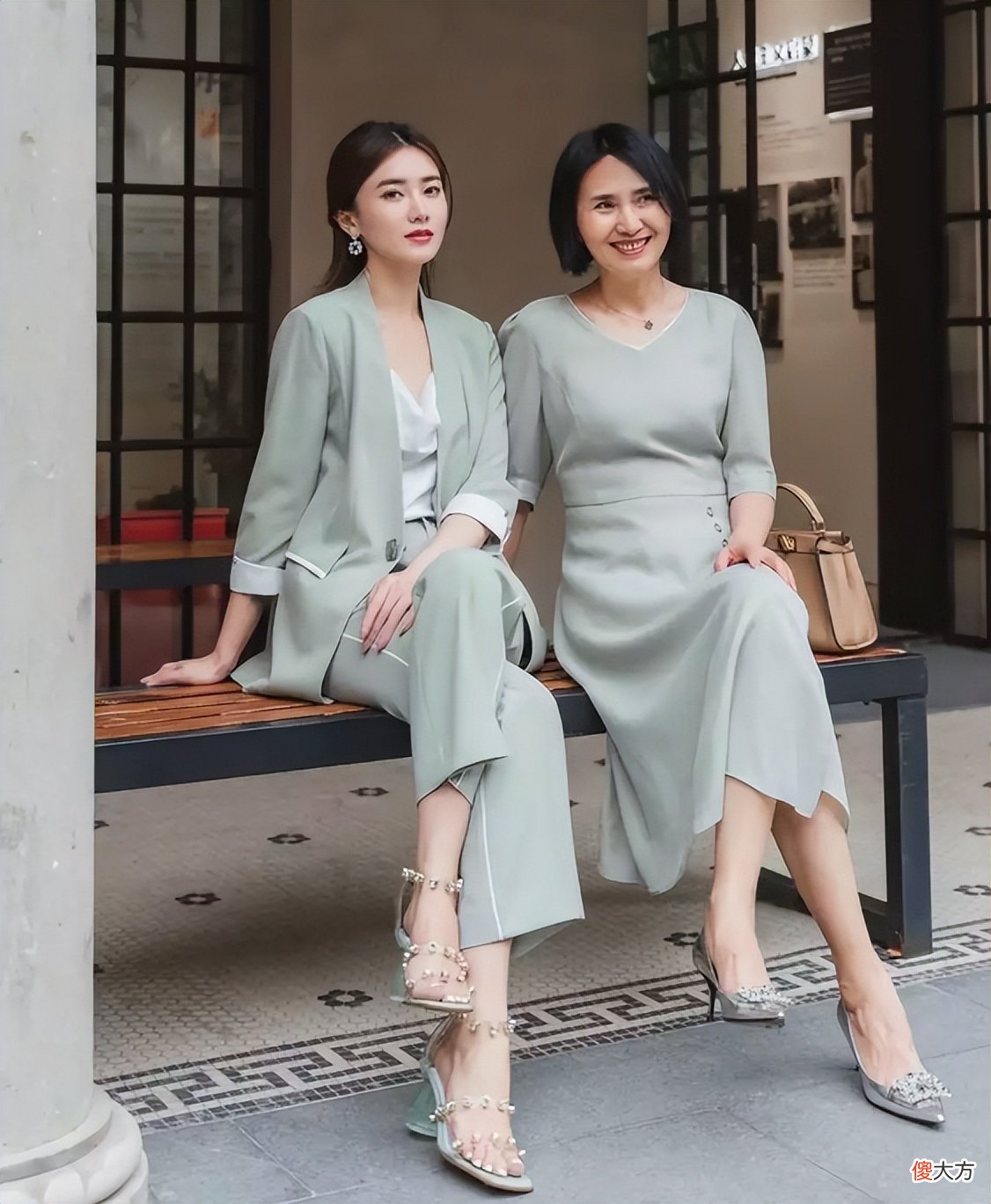 【时尚一点】奔五奔六的女人，还是穿裙子好看，知道这3点贵气又时髦
