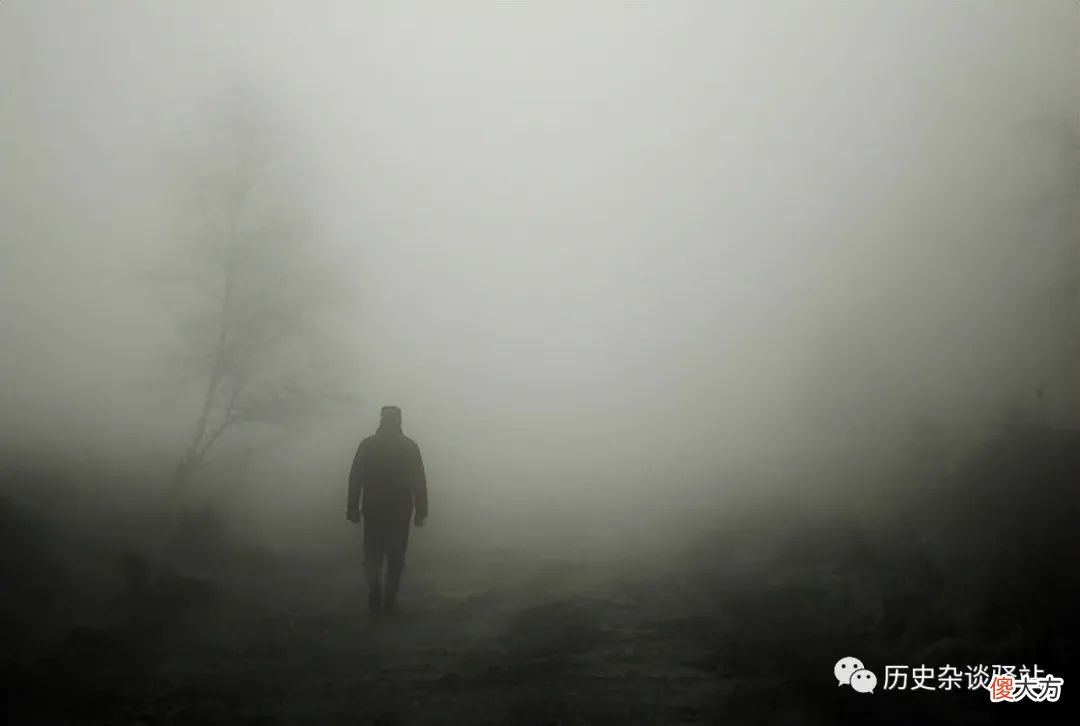 【历史故事】战争故事：一位老兵一直爱“吹牛”，直到临死前他才告知真相！