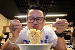 方便面都是防腐剂，吃一包32天才能解毒？真正的垃圾食品是5种