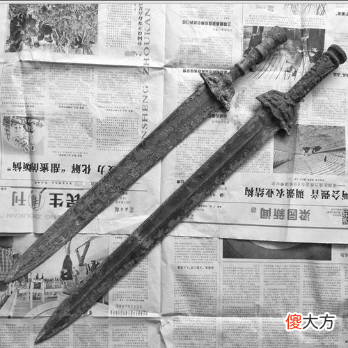 【爱历史】盗墓贼有眼无珠,挖通墓室盗宝,却漏掉了希世之珍—吴王夫差剑
