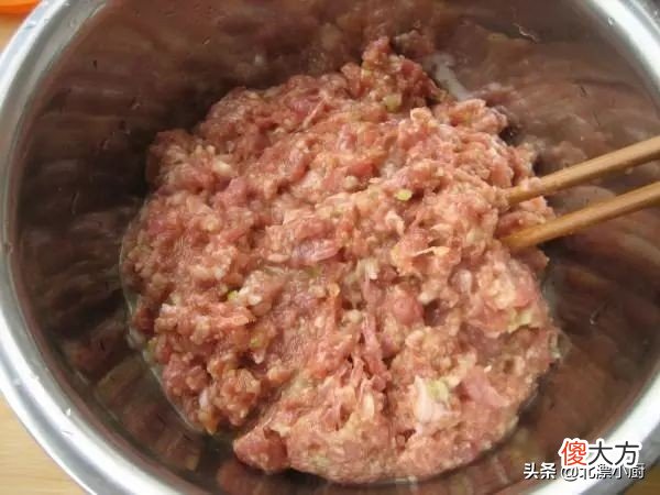 包包子只会用水和面 包包子用开水发面吗