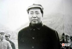 【历史故事】淮海战役最困难时，伟人发来电报，粟裕晚年回忆：可抵40万大军