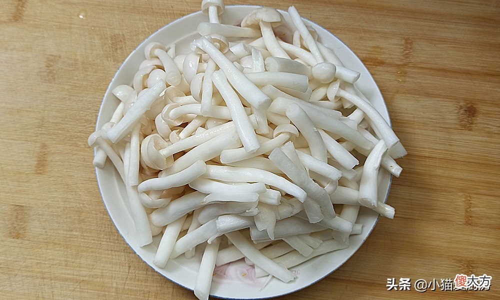 一道用海鲜菇制作的下饭菜 海鲜菇的做法大全家常菜