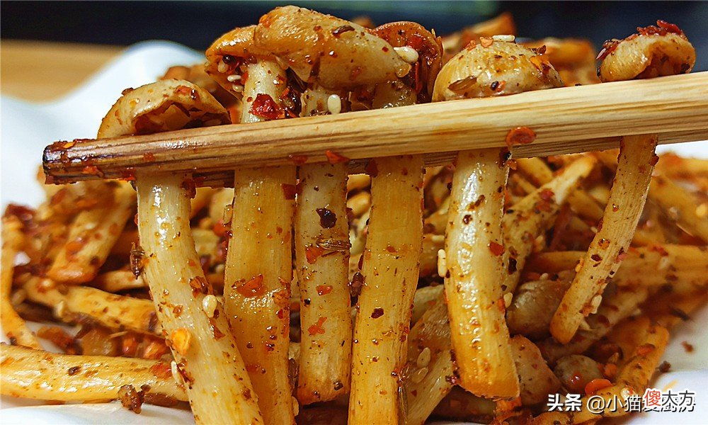 一道用海鲜菇制作的下饭菜 海鲜菇的做法大全家常菜