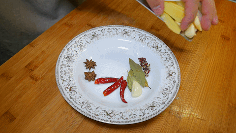 饭店炒出的鸡块为啥好吃 饭店炒的鸡肉为什么这么嫩