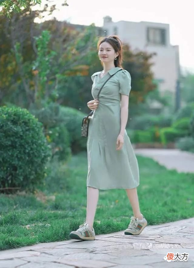 【就爱时尚】女人常备这“几件连衣裙”，春夏季怎么穿都好看，既洋气又显气质