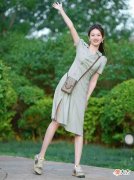 【就爱时尚】女人常备这“几件连衣裙”，春夏季怎么穿都好看，既洋气又显气质