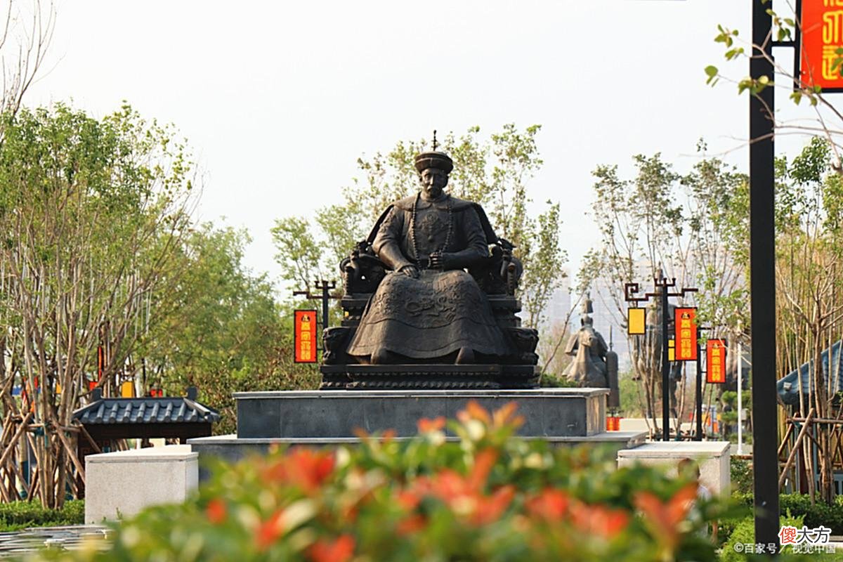 【历史故事】康熙千辛万苦扳倒鳌拜，为何晚年及其子孙又替鳌拜平反？
