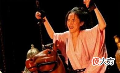 【爱历史】日本女特务不肯招供，戴笠发明三大酷刑：蚂蟥澡、坐冰块、生孩子