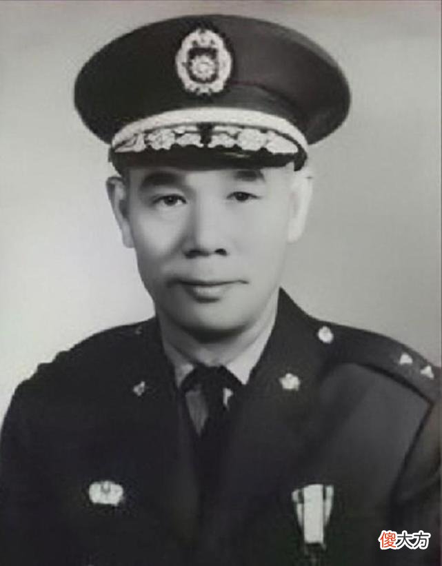 【爱历史】解放战争的国军怪像，一种军衔被“用烂”，碰到的长官都能这么叫