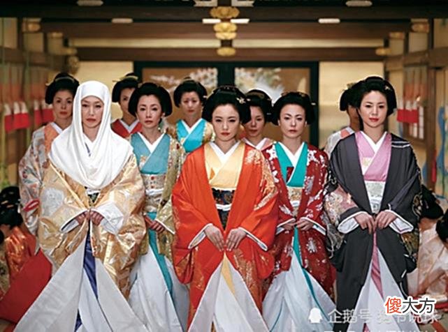 【爱历史】日本“后宫”女厕所，便池18米深，全世界独一无二，为啥这样造？