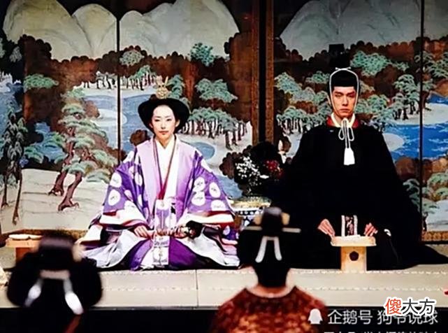 【爱历史】日本“后宫”女厕所，便池18米深，全世界独一无二，为啥这样造？