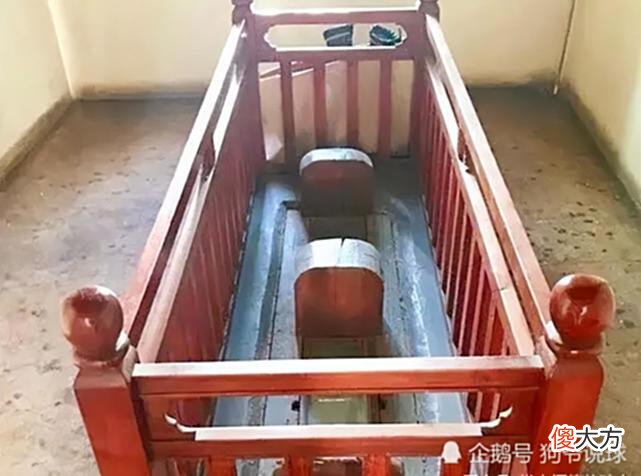 【爱历史】日本“后宫”女厕所，便池18米深，全世界独一无二，为啥这样造？