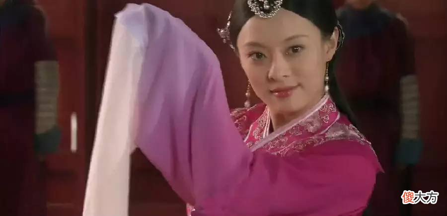 曹贵人为什么要逼着甄嬛来跳惊鸿舞 曹贵人为什么让甄嬛跳惊鸿舞