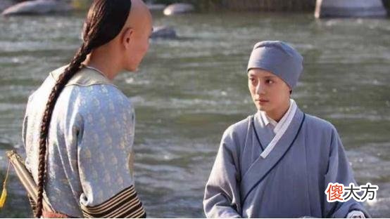 甄嬛传：果郡王逝世后，甄嬛为何腿也摔伤了？这是惊鸿舞的秘密