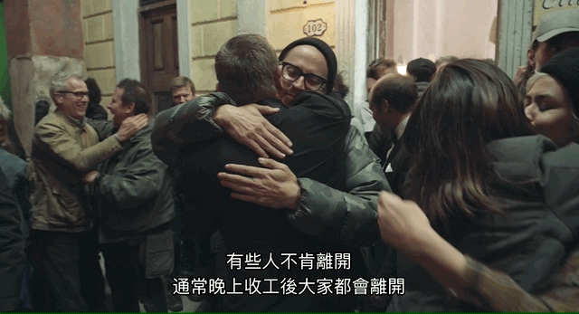 十五年前被群嘲的他，今夜却难以告别，笑着进去哭着出来