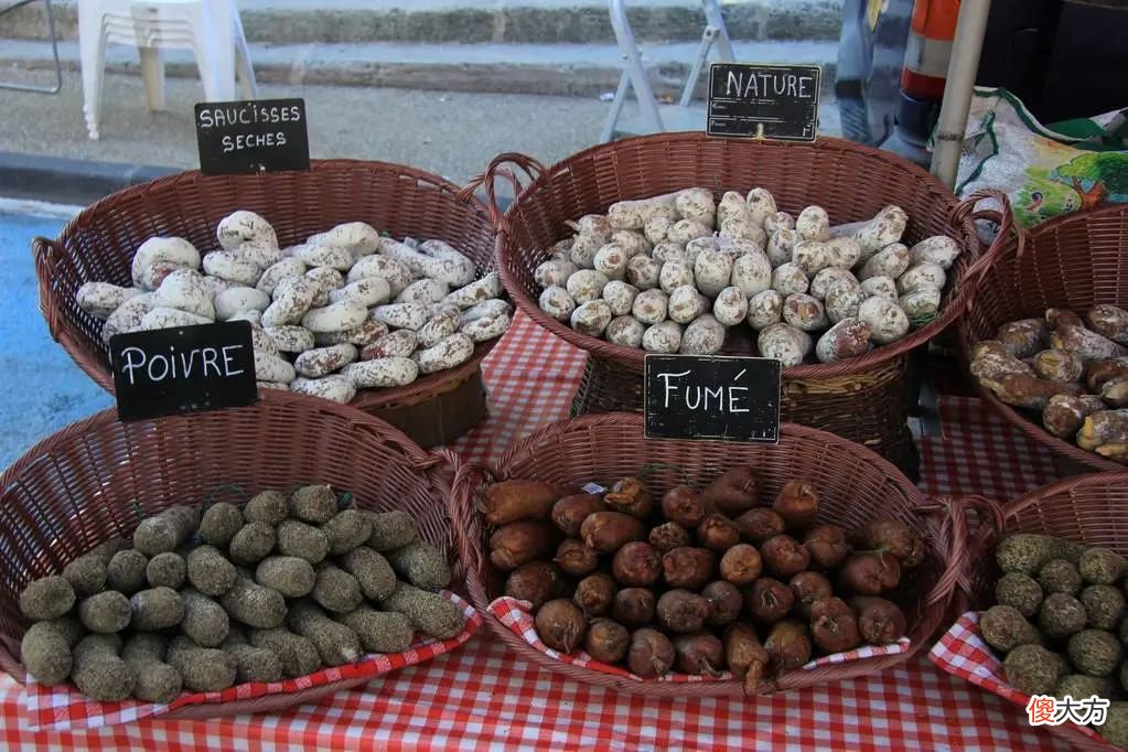 各地风味十足的香肠 各种各样的香肠