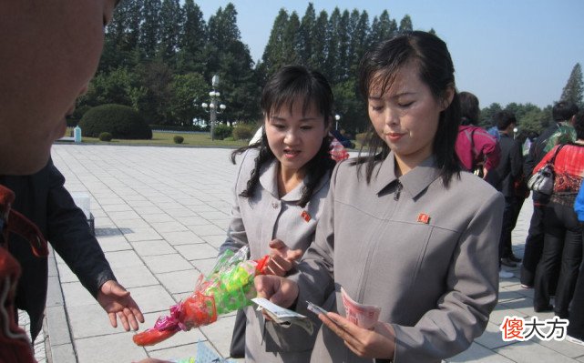 喜欢买智能手机和名牌包 喜欢买名牌包包的女人