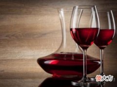 变质葡萄酒的鉴别方法 怎么判断葡萄酒是否已经变质