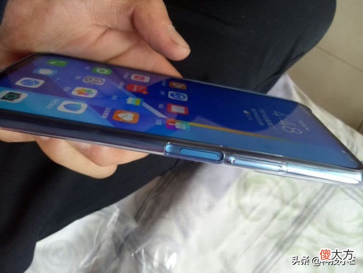 荣耀真香手机加速清仓，搭载麒麟芯片，8GB+128GB已跌至1499元