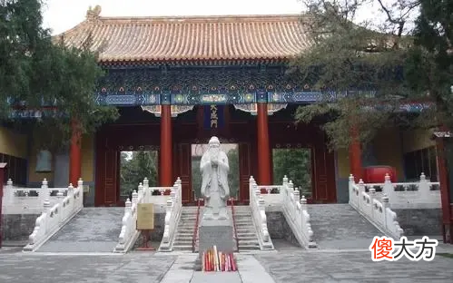 大学问家孔子的故事 大教育家孔子的故事