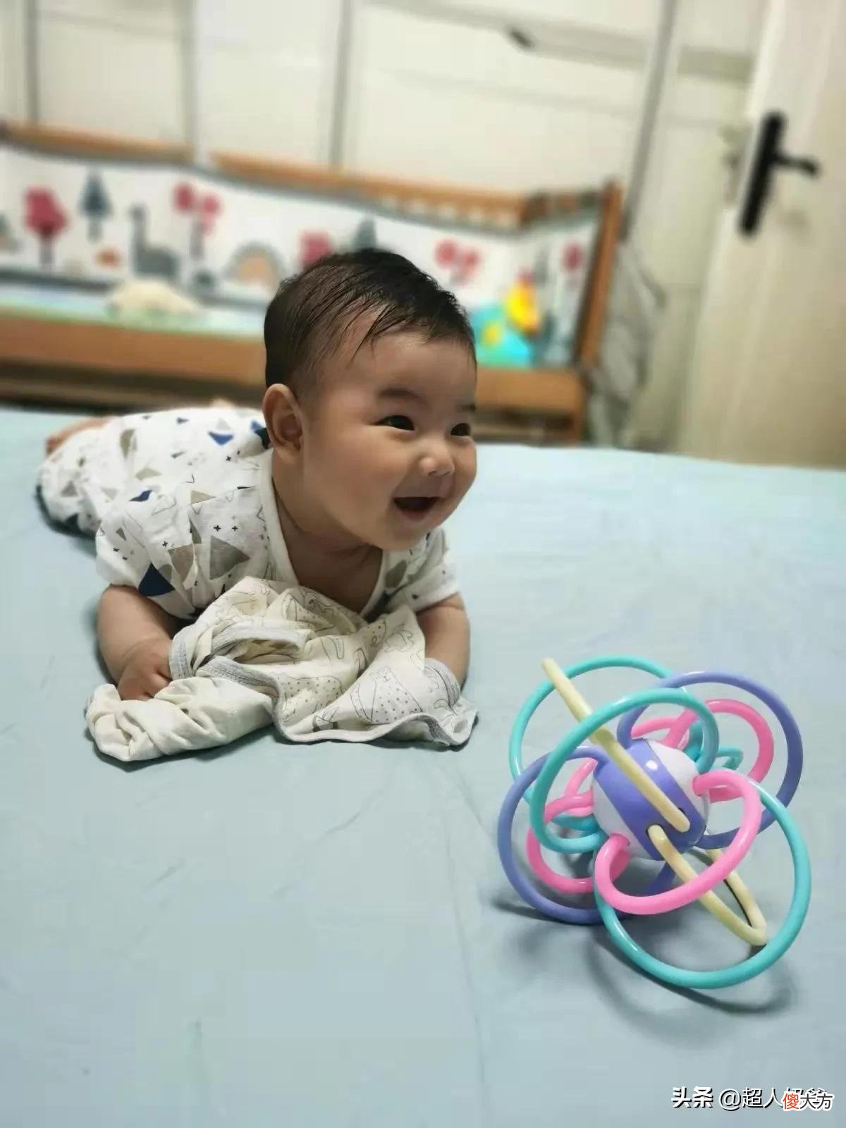 宝宝人手一个的曼哈顿球究竟有什么厉害之处 婴儿曼哈顿手抓球有什么作用