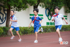 12岁男孩半年长高10cm！抓住三个时间点，身高不愁180cm