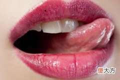 女人嘴唇上面有痣代表什么