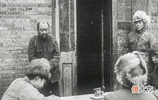 【爱历史】中国第一悍匪，亲自到日本下跪谢罪，如今却被拍成抗战英雄