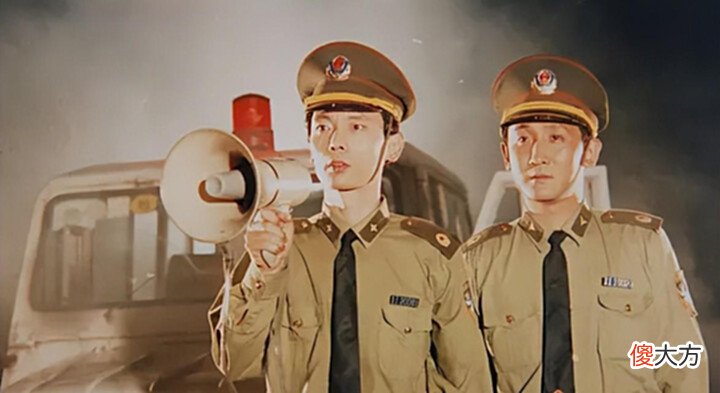 【历史故事】中国公安队伍换发白衬衫,2000年,什么级别干警才能使用?