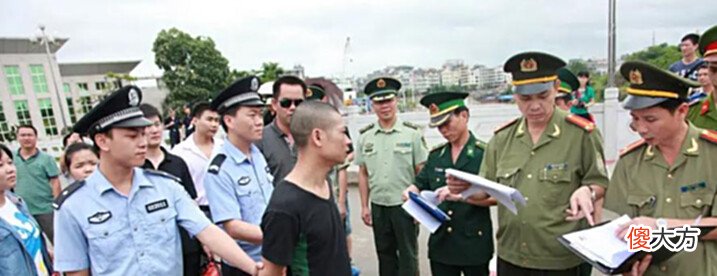 【历史故事】中国公安队伍换发白衬衫,2000年,什么级别干警才能使用?