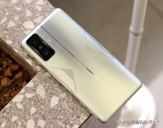 买小米12还是红米K50电竞版 红米k50和小米12