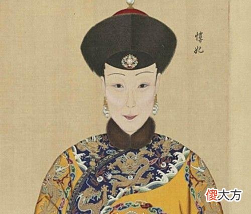 【历史故事】此人比乾隆小36岁，入宫8年不得宠幸，讨好甄嬛得到专宠成大赢家
