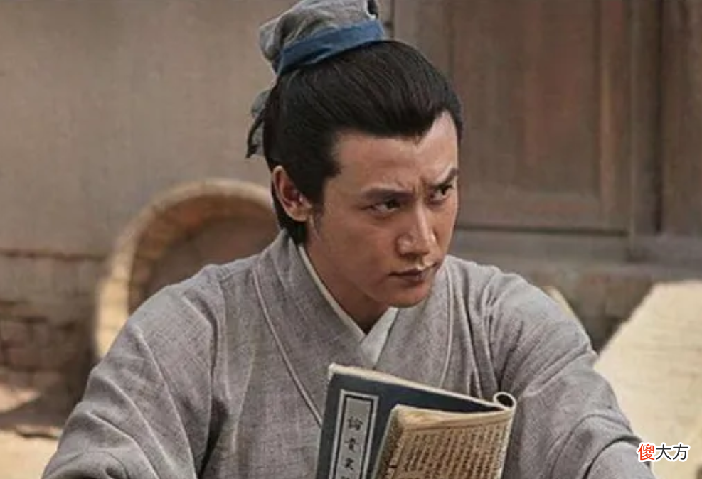 【历史故事】因母亲是妾出殡不让走正门，儿子躺在棺上大喊：今天我死了，出殡