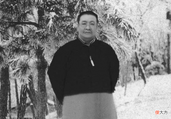 【历史故事】因母亲是妾出殡不让走正门，儿子躺在棺上大喊：今天我死了，出殡