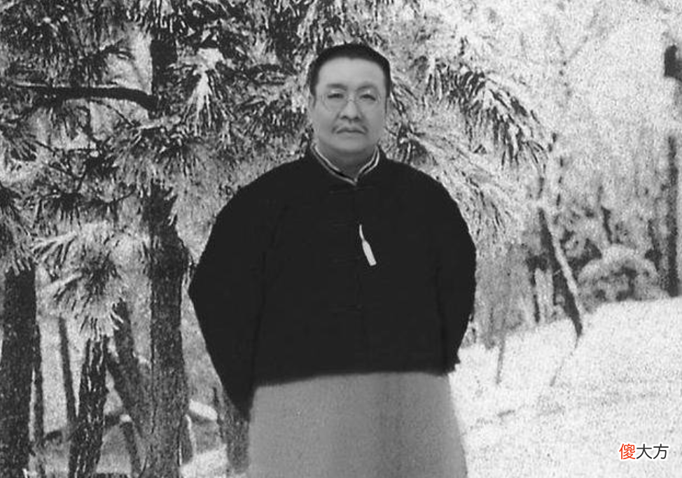 【历史故事】因母亲是妾出殡不让走正门,儿子躺在棺上大喊:今天我死了,出殡