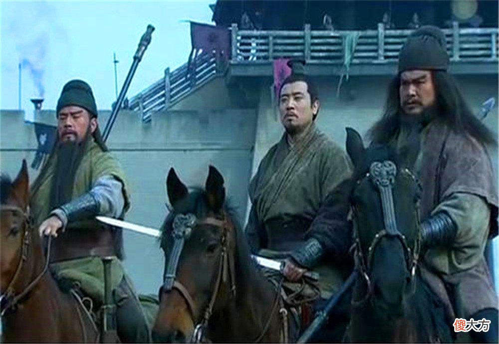 【历史故事】曹操本可以收服驾驭吕布，为何还要杀了他？只因形势所迫不敢冒险