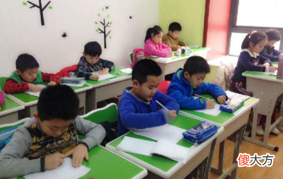 要求画妈妈睡觉时的样子 妈妈睡觉的样子画画