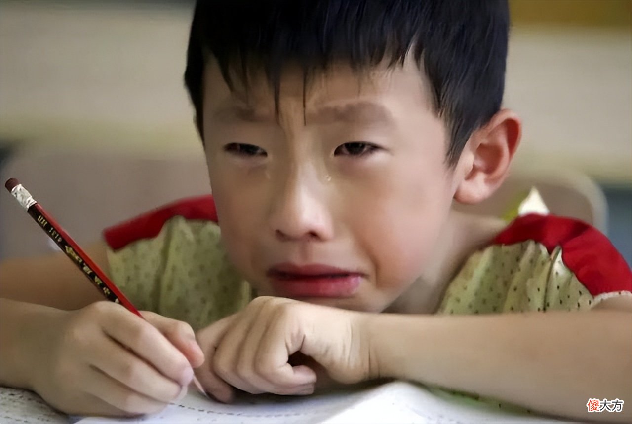 学龄前要不要教孩子识字？两个一年级孩子，用多年经历告诉你区别