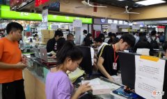 17岁男孩辍学开手机店 17岁辍学创业