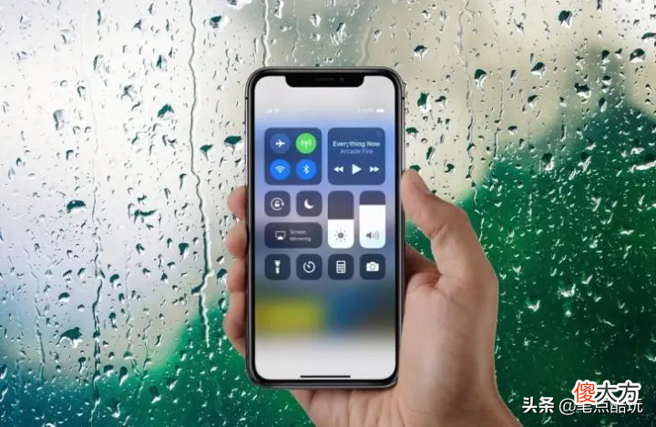手机上的3.5mm耳机孔到底该不该被淘汰 为什么手机要取消3.5mm耳机孔