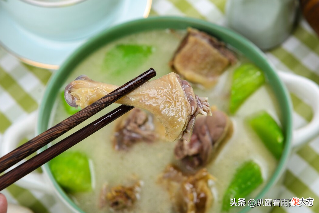 分享鸭肉4汤4菜的做法 鸭肉四神汤做法