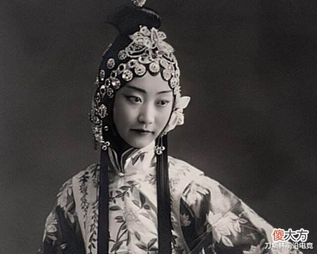 【爱历史】晚清最后的皇族格格:痴恋皇帝溥仪数十年,孤独一生在茅屋终老!