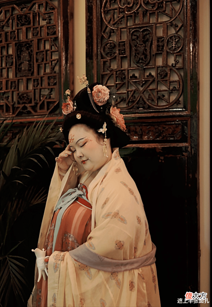 【爱历史】西安大唐“200斤杨贵妃”火出圈,有人十分不解,杨贵妃只是丰腴