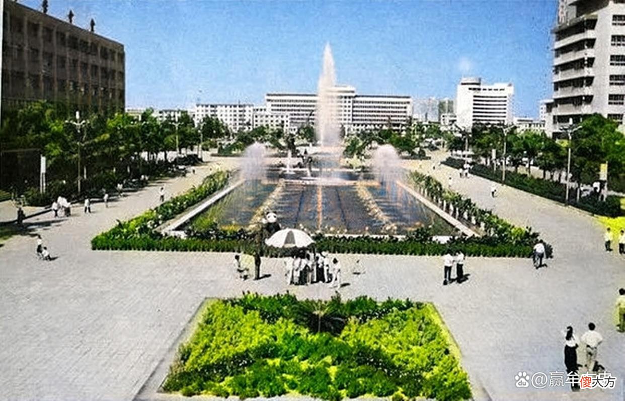 【历史故事】老照片：80年代的广西柳州，柳江大桥、驾鹤市场、立鱼峰、东环路