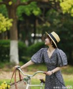 【时尚一点】40+的女人穿衣搭配，要避免这三个误区，以免拉低档次影响气质