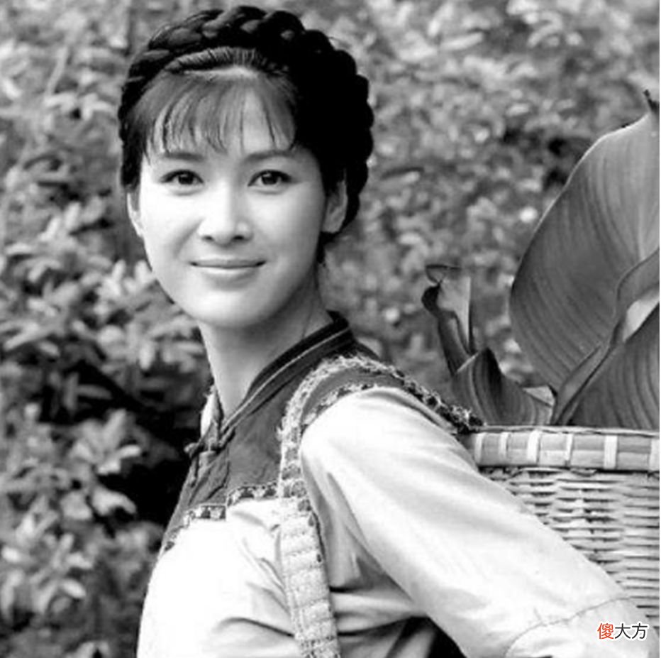 【历史故事】侦察参谋赴缅甸，遭土匪抢亲，女匪放一马：酒量不行，你走吧！