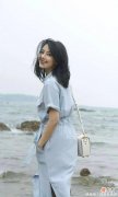 【就爱时尚】女人到中年就放弃“黑长直”吧，换这4种发型才洋气，阿姨变姐姐