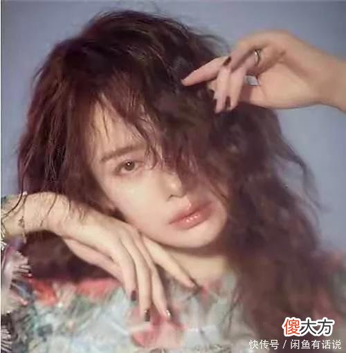 【就爱时尚】女人到中年就放弃“黑长直”吧，换这4种发型才洋气，阿姨变姐姐